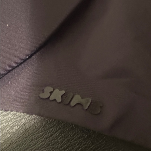 Skims Wireless Push Up Bra - Picture 3 of 6